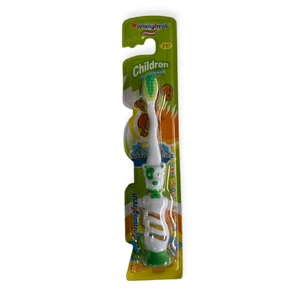 Мягкая детская зубная щетка