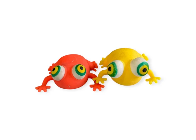 Фото 1 - Жаба з великим очима  та тальком у середині