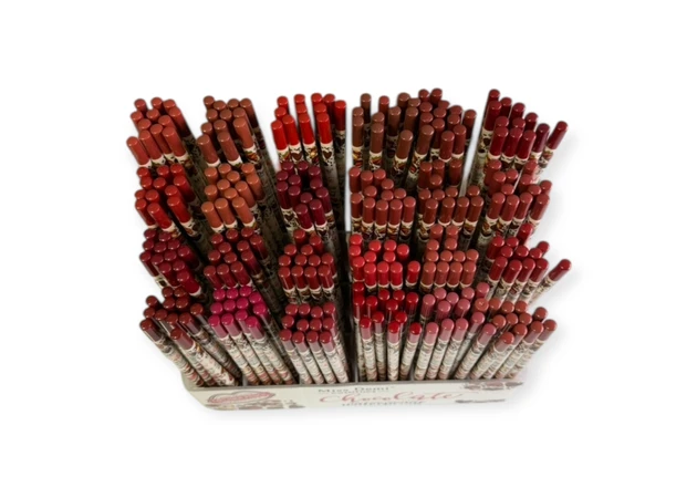 Фото 4 - Карандаш для губ в нюдовых оттенках