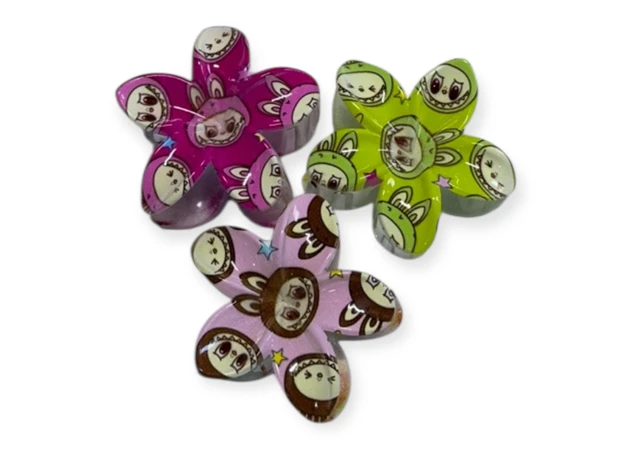 Фото 1 - Заколка в виде цветка с дизайном «Labubu»